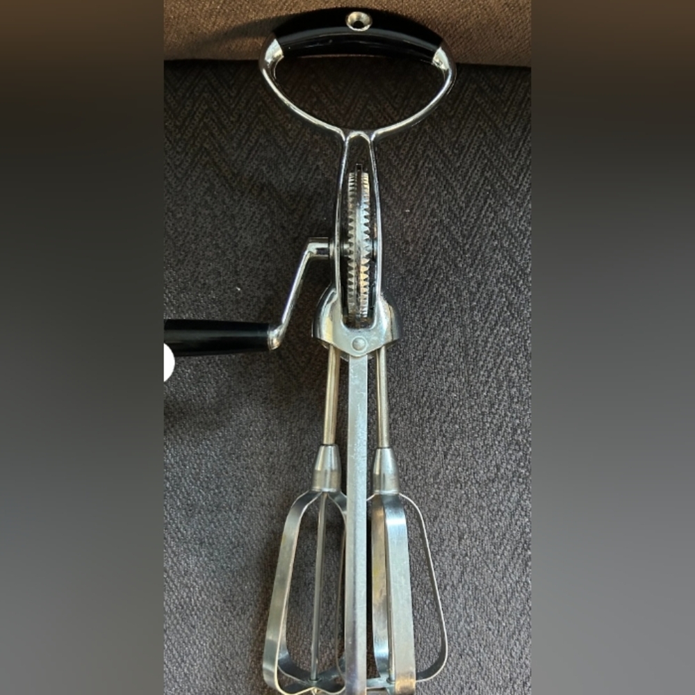 Vintage Flint - 1950's Stainless Steel Black handle Egg beater.
